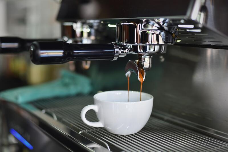 Kaffeegenuss auf Knopfdruck - die Vor- und Nachteile von Automaten Kaffeegenuss auf Knopfdruck - die Vor- und Nachteile von Automaten